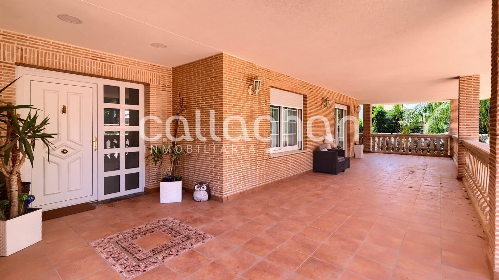 4 bedroom Villa for rent in Serra with pool garage - € 2,850 (Ref: 9137318)