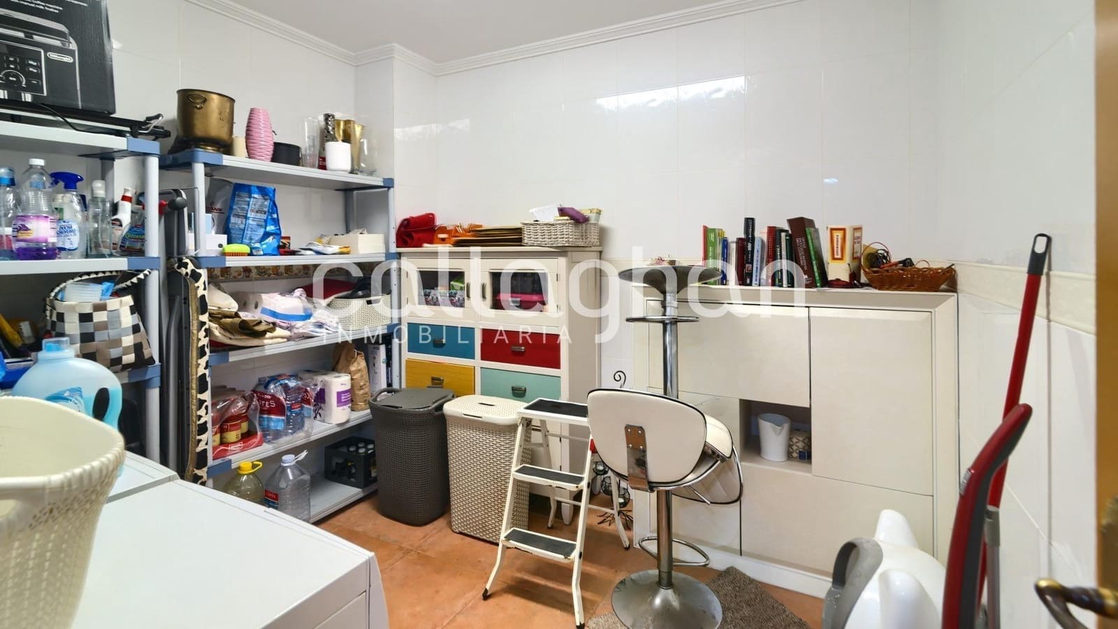 4 bedroom Villa for rent in Serra with pool garage - € 2,850 (Ref: 9137318)