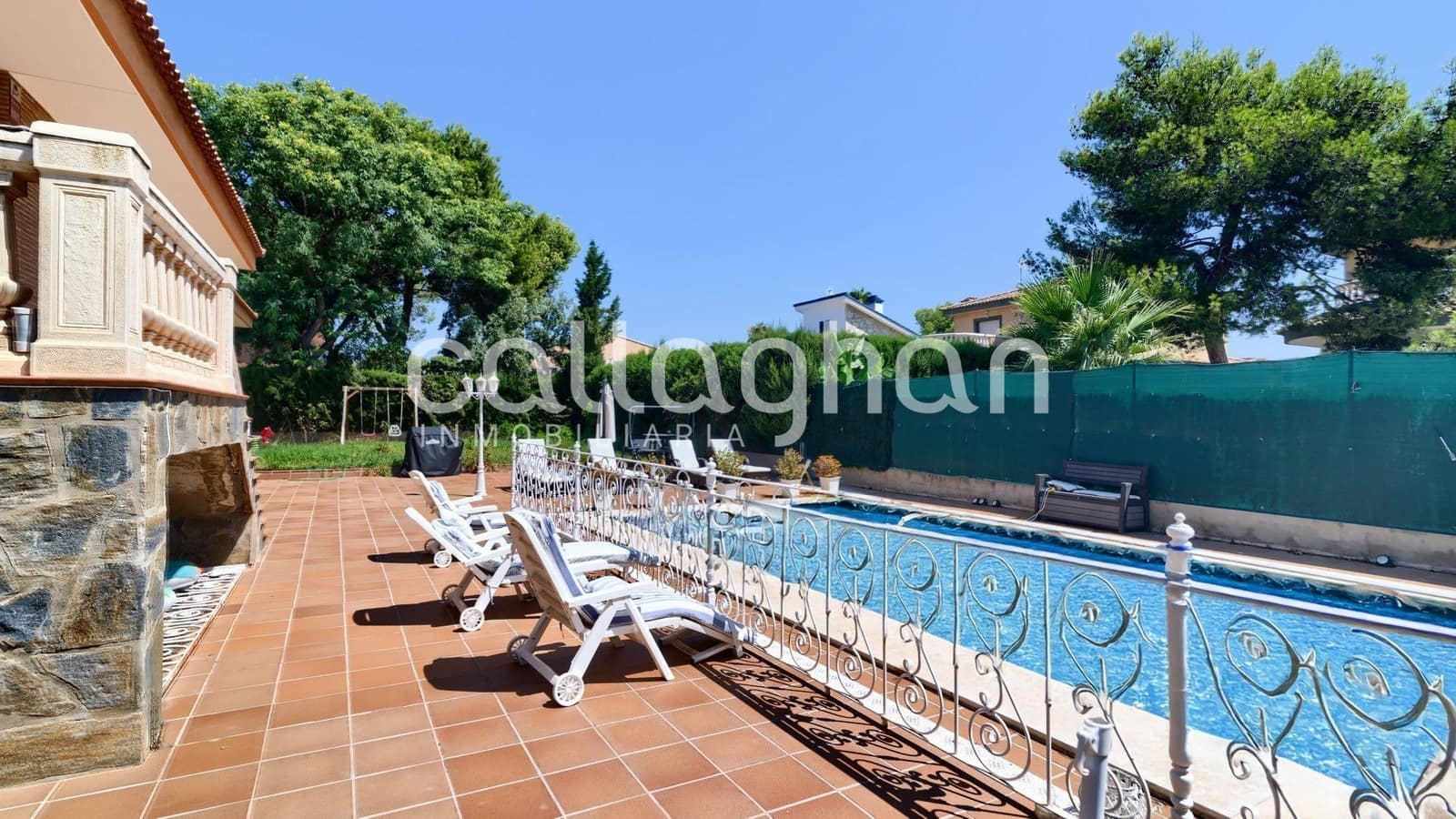 4 bedroom Villa for rent in Serra with pool garage - € 2,850 (Ref: 9137318)