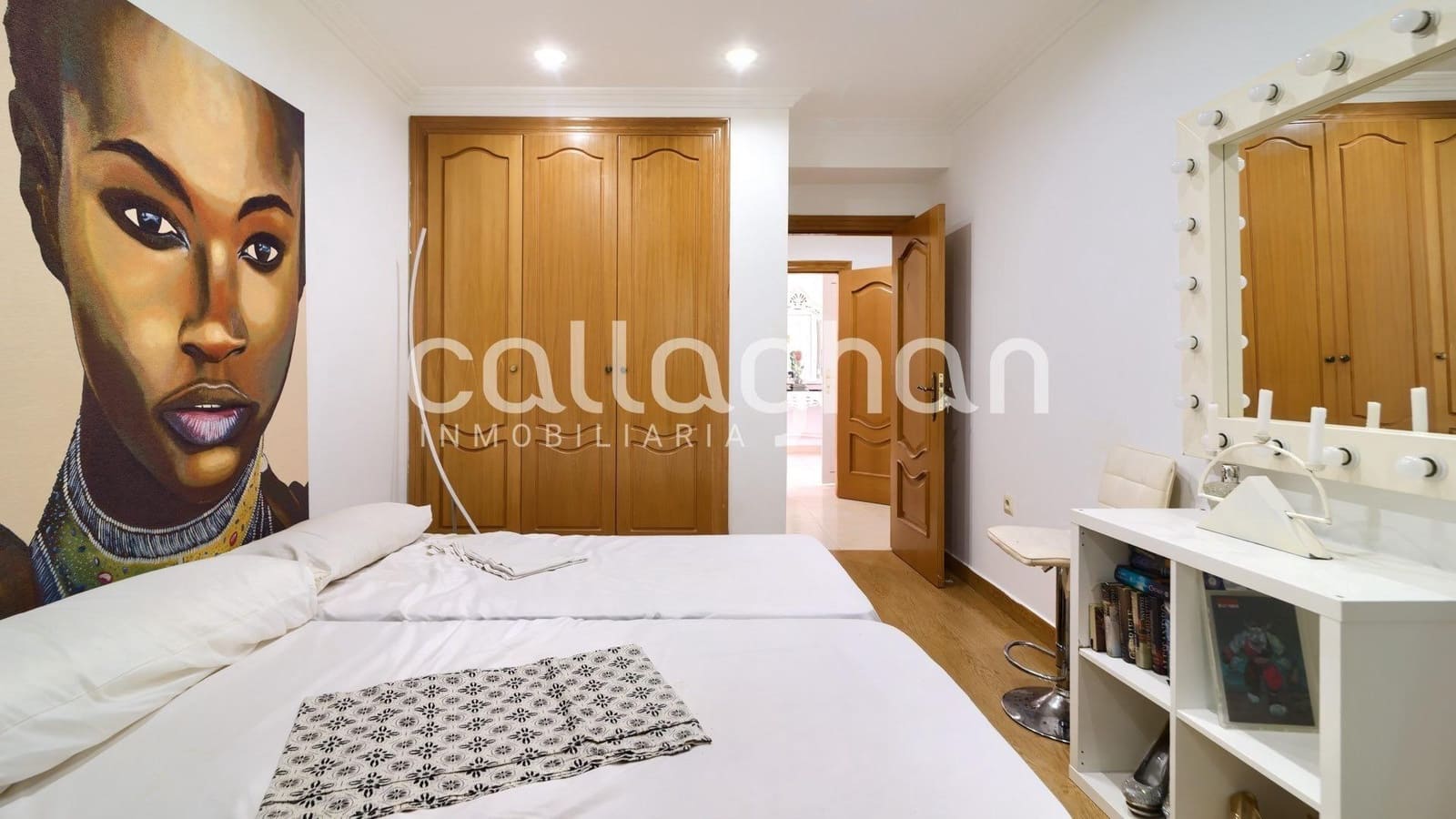 4 bedroom Villa for rent in Serra with pool garage - € 2,850 (Ref: 9137318)