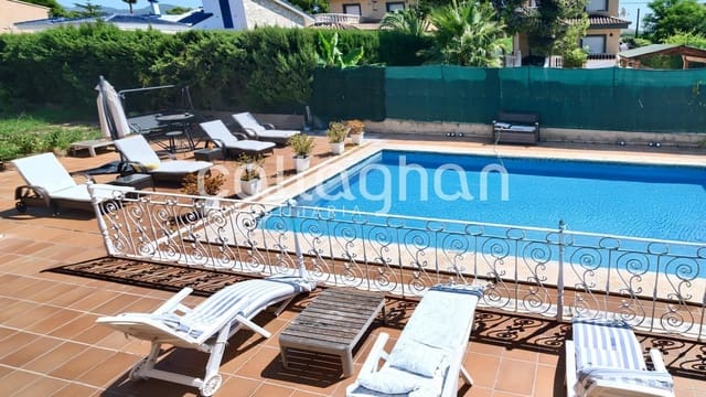 4 camera da letto Villa da affittare in Serra con piscina garage - 2.850 € (Rif: 9137318)