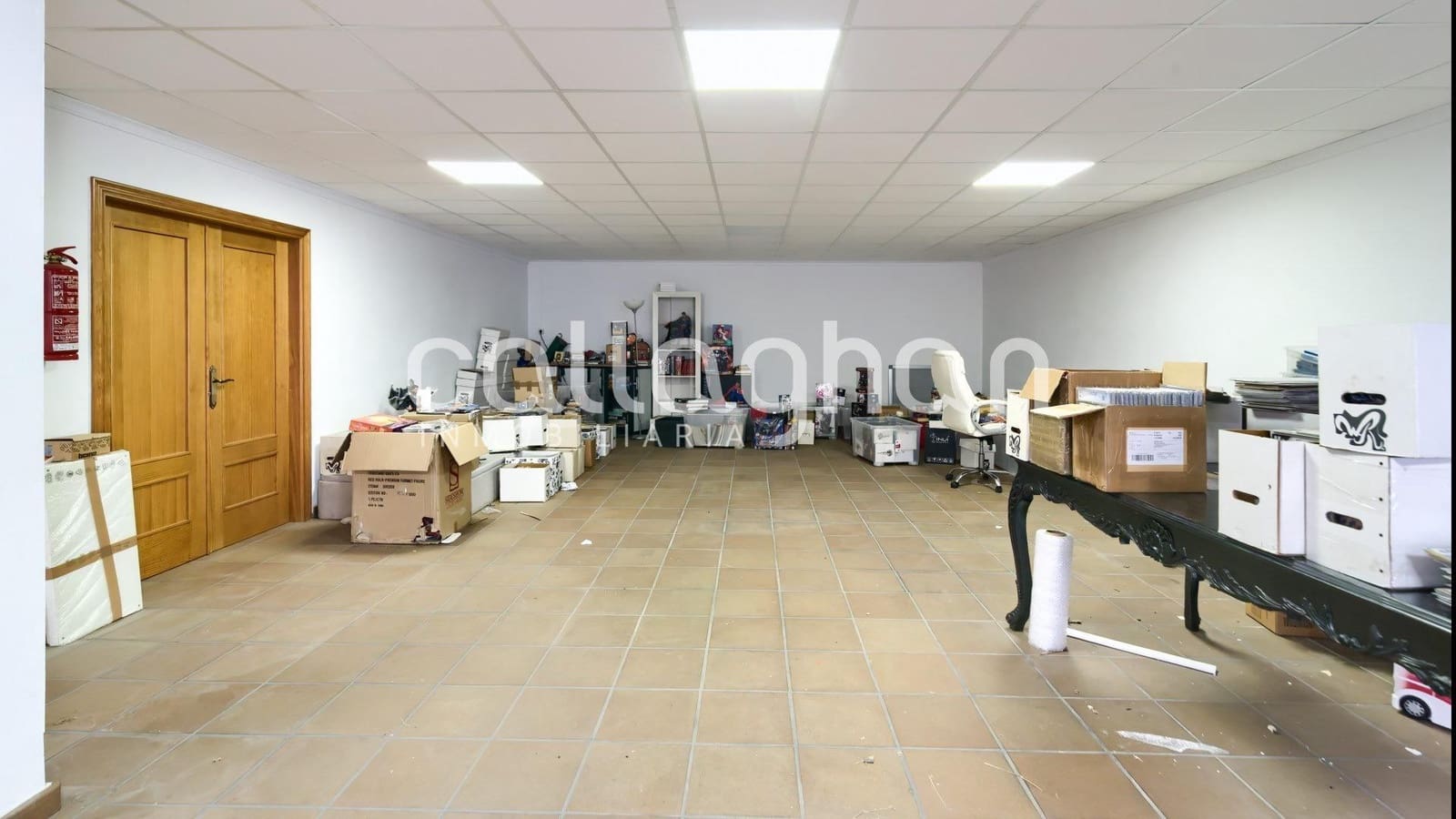 4 bedroom Villa for rent in Serra with pool garage - € 2,850 (Ref: 9137318)