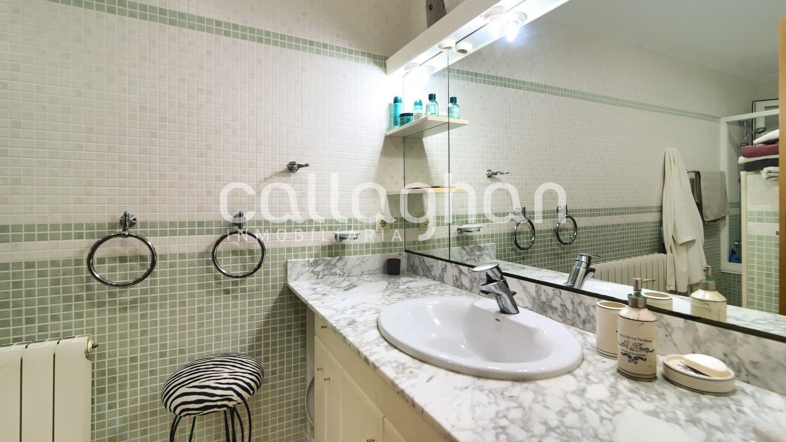 4 bedroom Villa for rent in Serra with pool garage - € 2,850 (Ref: 9137318)