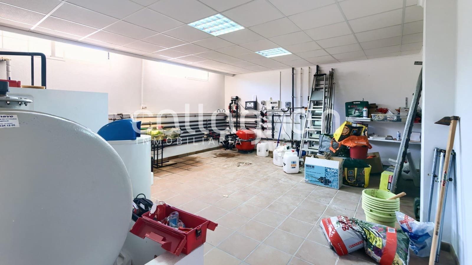 4 bedroom Villa for rent in Serra with pool garage - € 2,850 (Ref: 9137318)