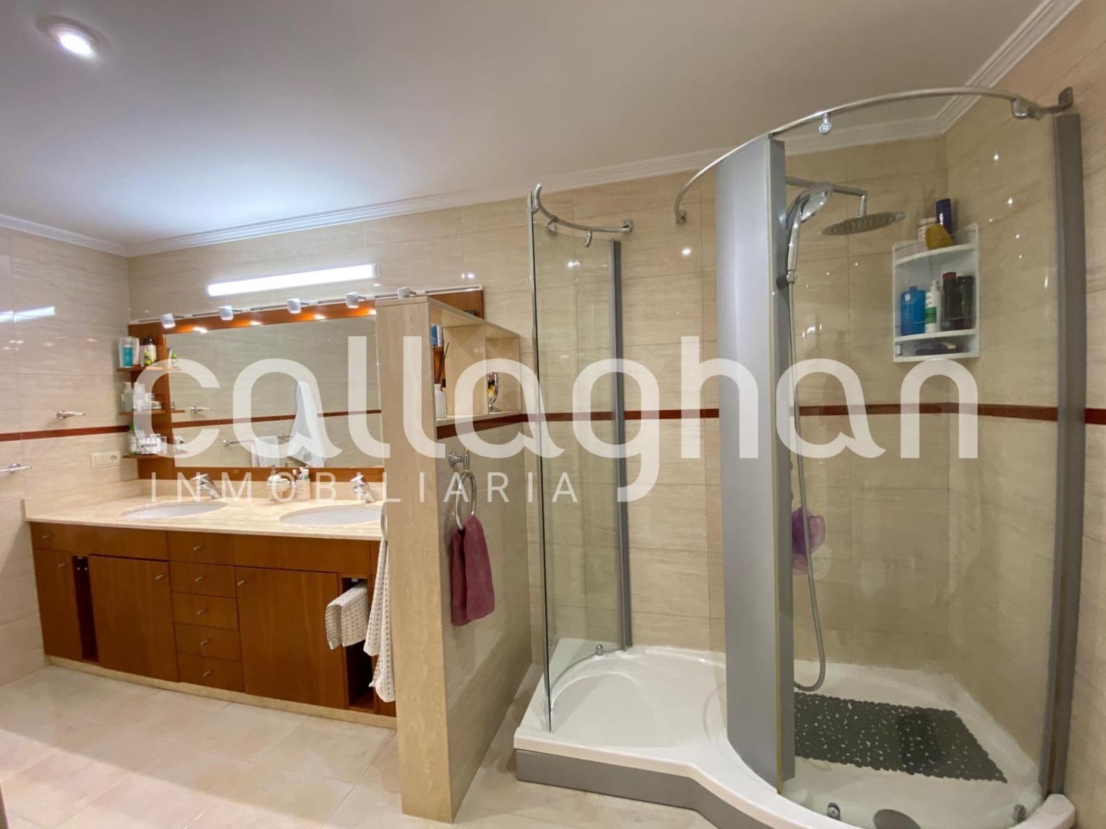 4 bedroom Villa for rent in Serra with pool garage - € 2,850 (Ref: 9137318)