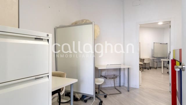 Commercial for sale in Ciutat Universitaria, Valencia city - € 255,000 (Ref: 9137319)