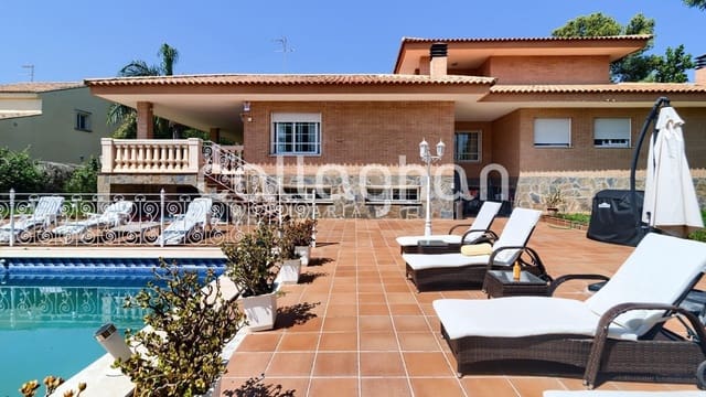 4 soveværelse Villa til salg i Serra med swimmingpool garage - € 645.000 (Ref: 9137320)