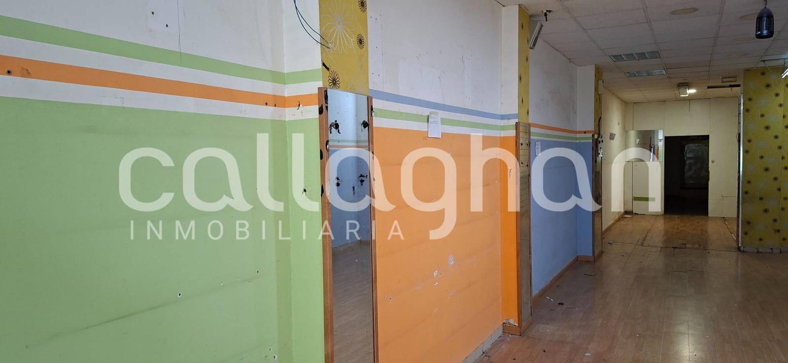 Erhverv til leje i Valencia by - € 1.200 (Ref: 9147359)