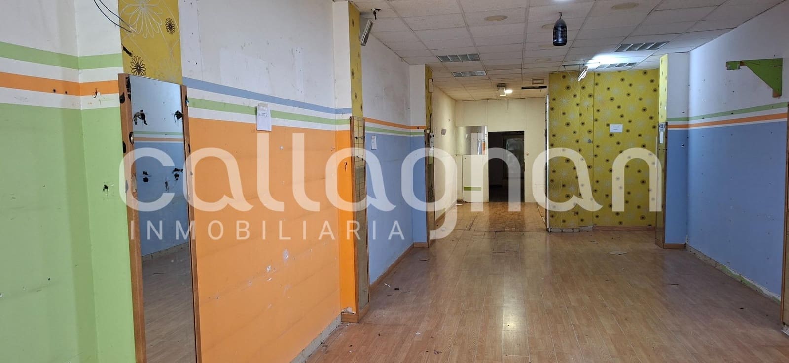 Erhverv til leje i Valencia by - € 1.200 (Ref: 9147359)