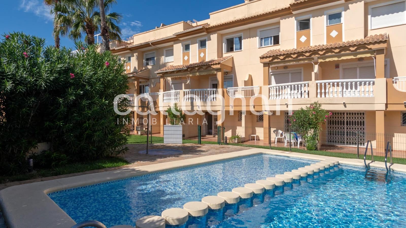 4 Zimmer Reihenhaus zu verkaufen in Oliva Nova mit Pool - 315.000 € (Ref: 9152379)