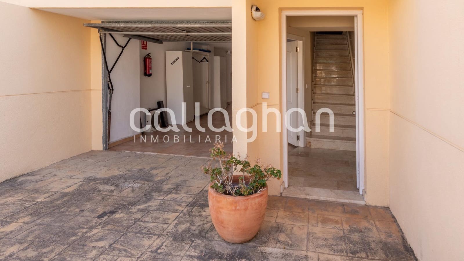 4 quarto Moradia em Banda para venda em Oliva Nova com piscina - 315 000 € (Ref: 9152379)