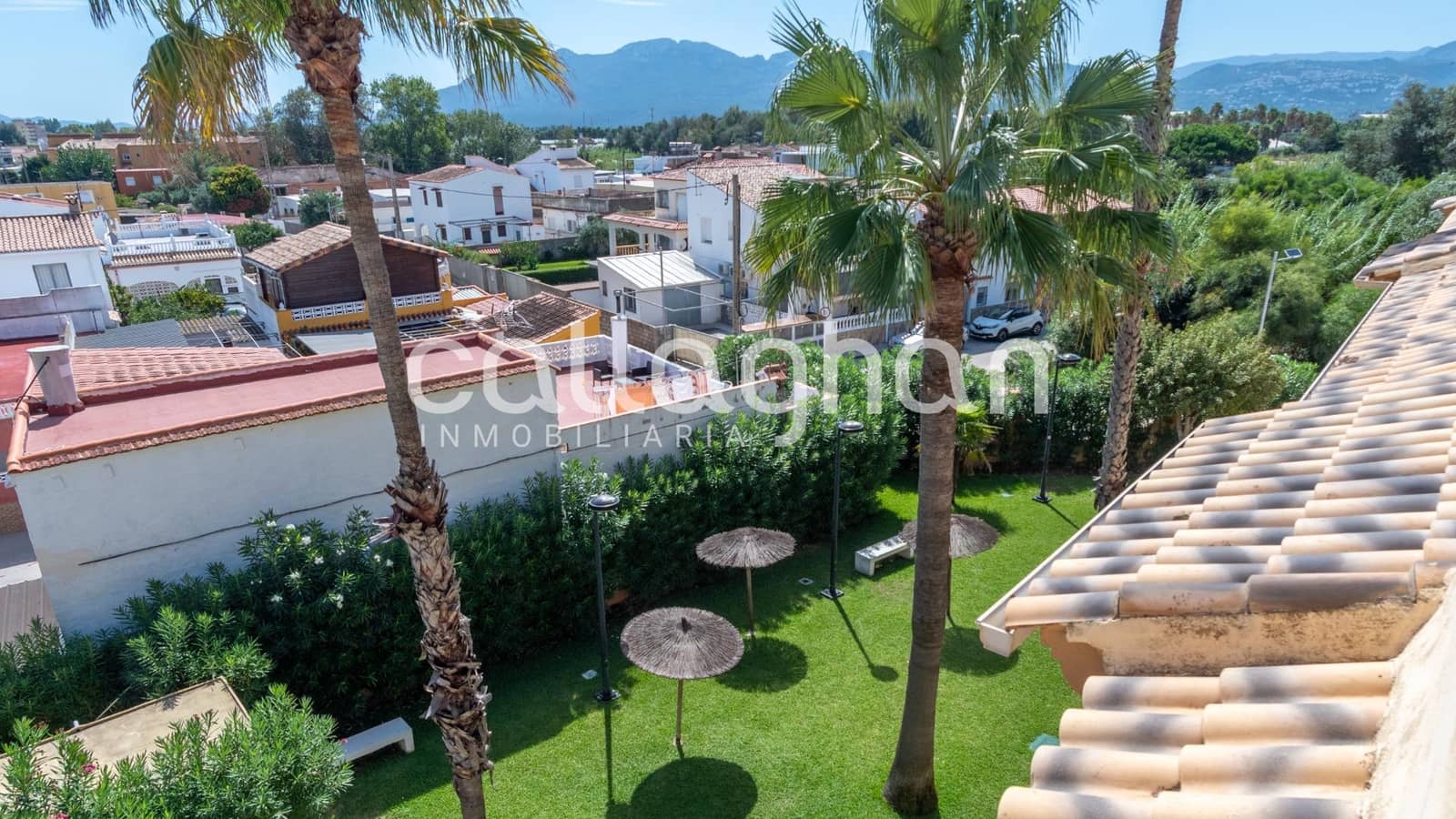 4 quarto Moradia em Banda para venda em Oliva Nova com piscina - 315 000 € (Ref: 9152379)