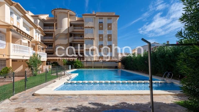Adosado de 4 habitaciones en Oliva Nova, Oliva en venta con piscina - 315.000 € (Ref: 9152379)