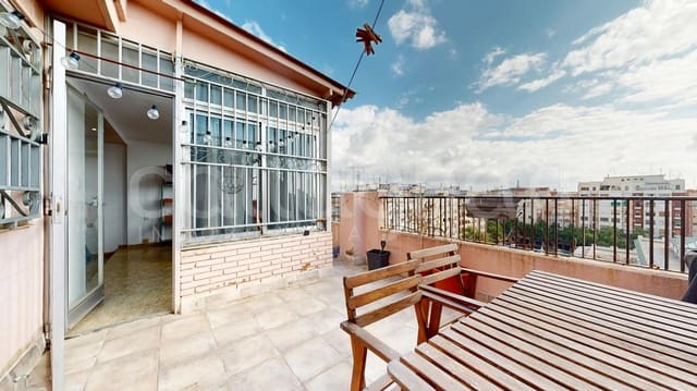 2 soveværelse Penthouse til leje i La Gran Via, Valencia by - € 1.300 (Ref: 9154282)