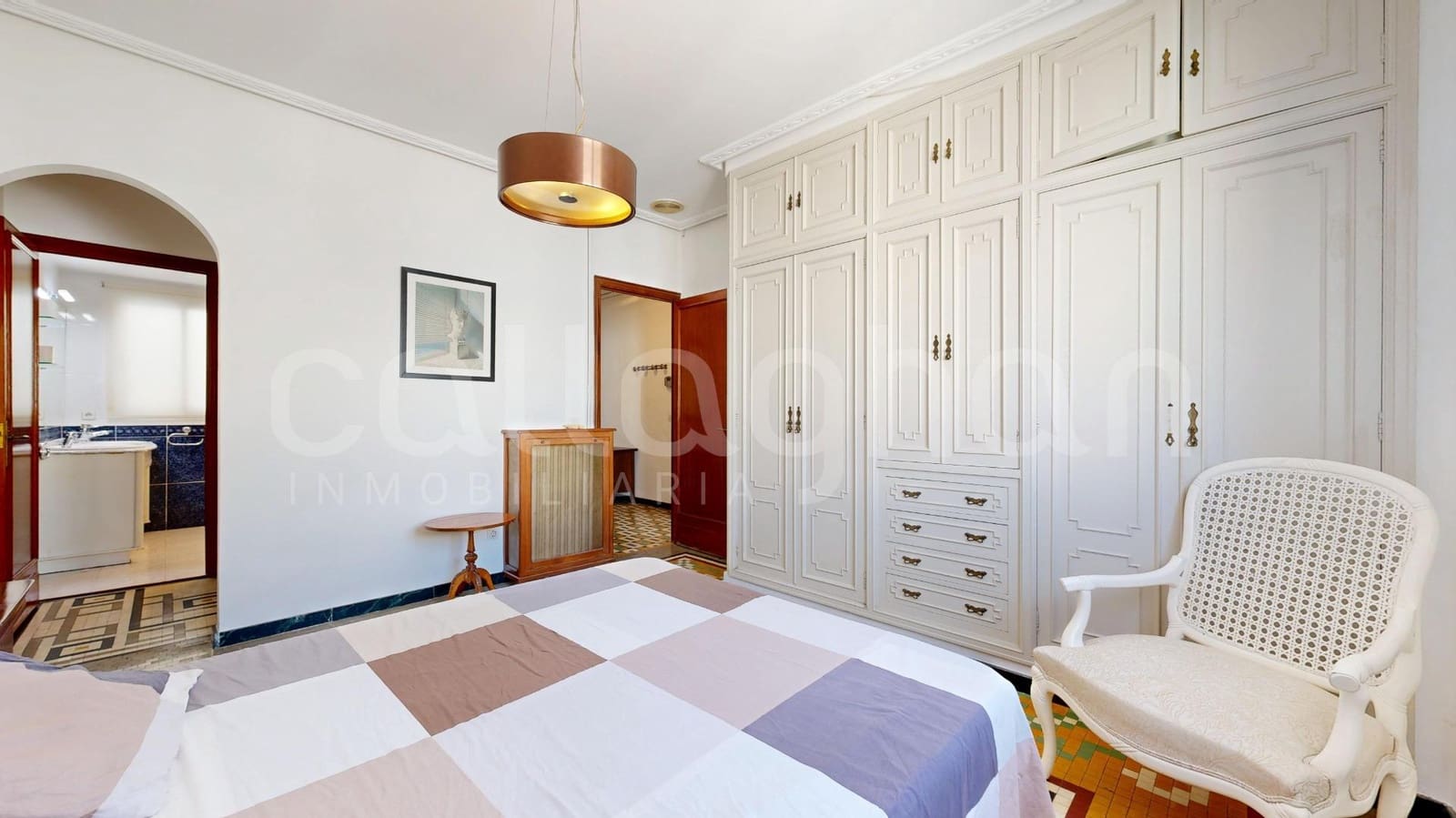Appartement de 4 chambres à louer à Valence ville - 2 100 € (Ref: 9154283)