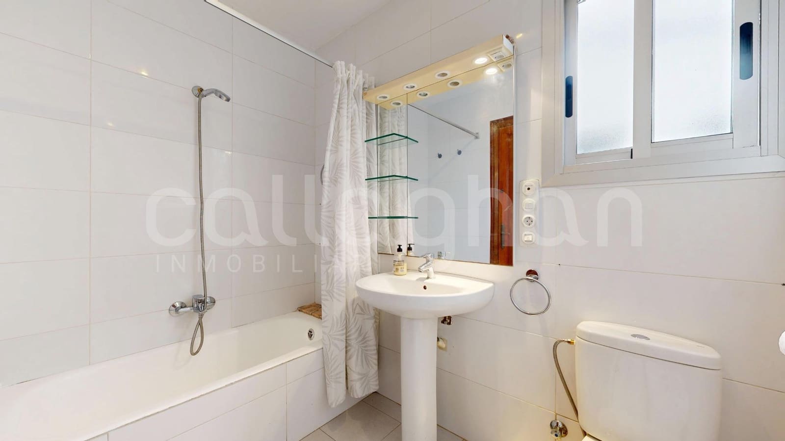 Appartement de 4 chambres à louer à Valence ville - 2 100 € (Ref: 9154283)