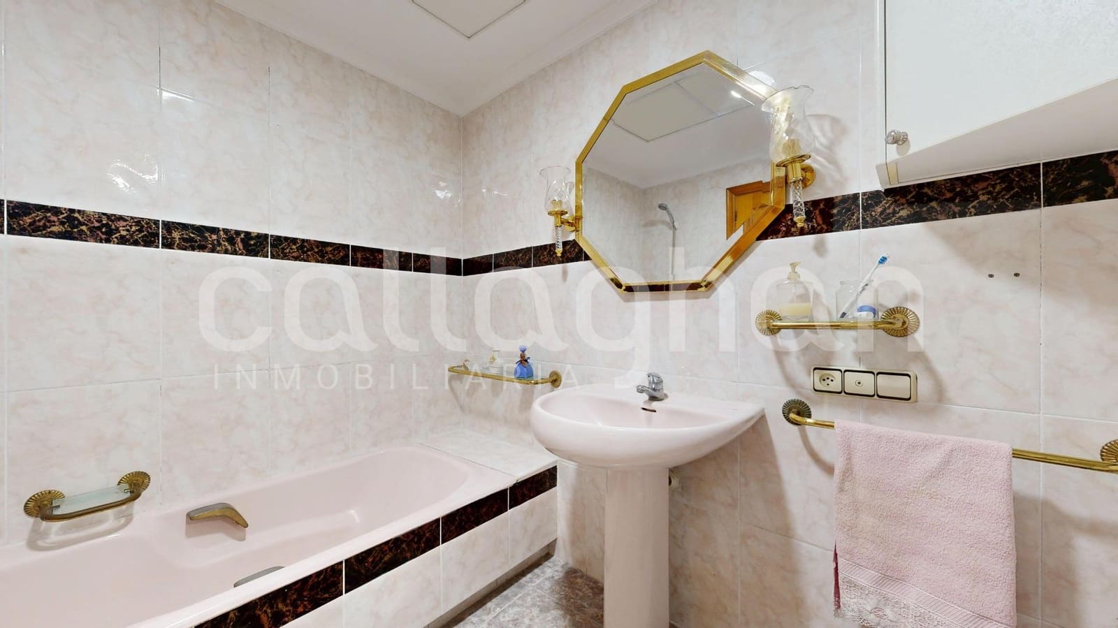 4 bedroom Terraced Villa for sale in Benetusser with garage - € 450,000 (Ref: 9159640)