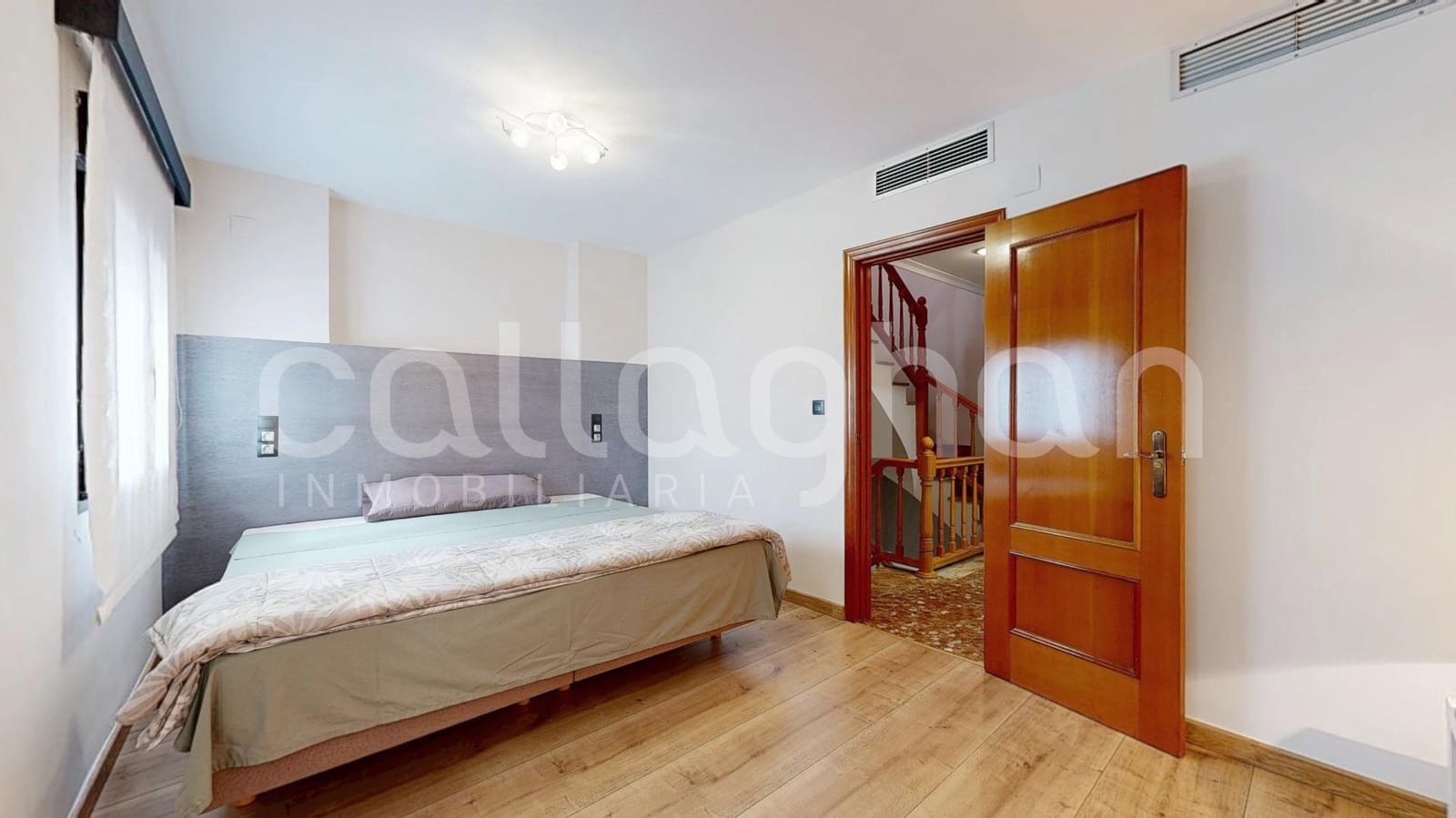 4 bedroom Terraced Villa for sale in Benetusser with garage - € 450,000 (Ref: 9159640)