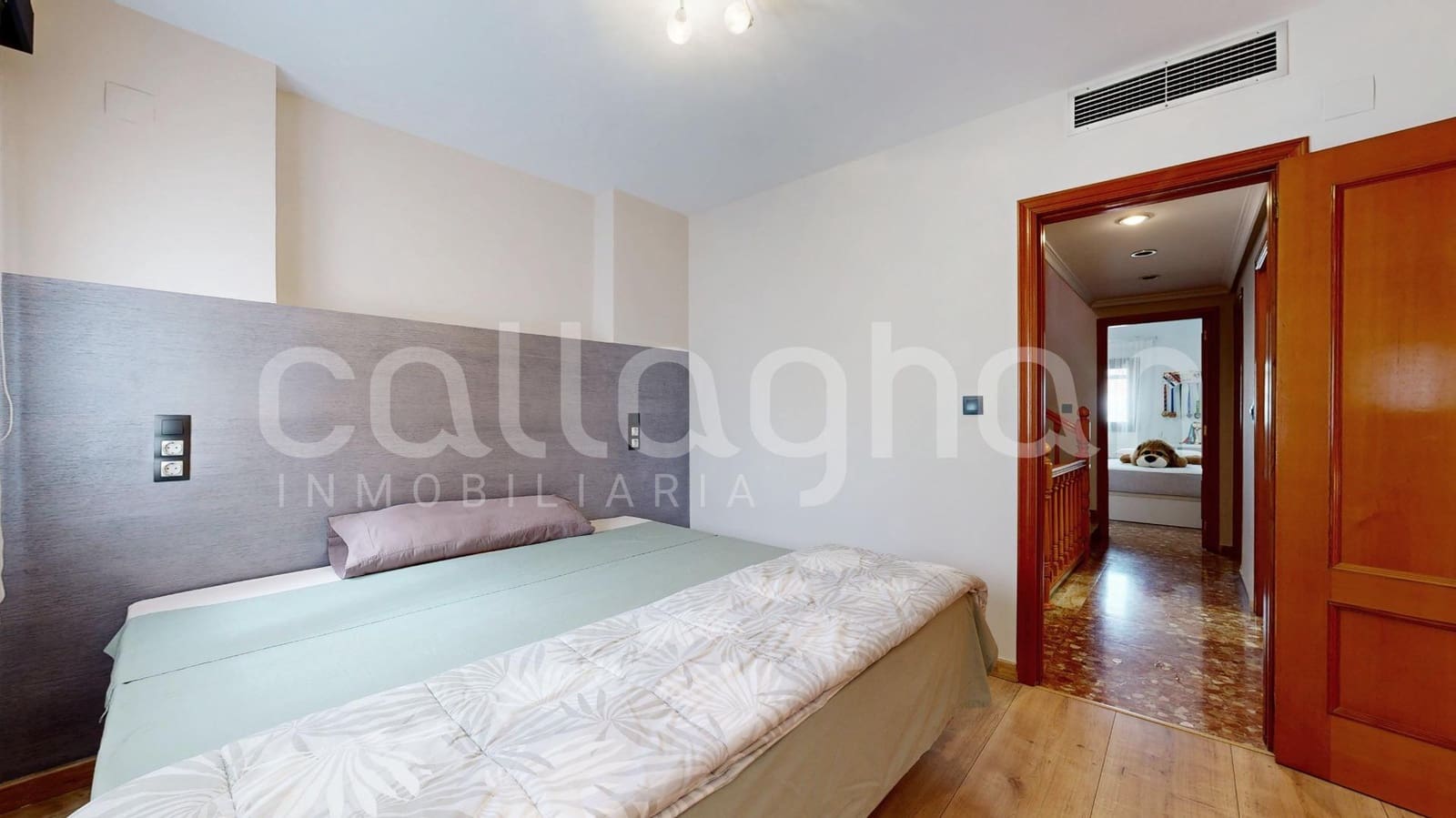 4 bedroom Terraced Villa for sale in Benetusser with garage - € 450,000 (Ref: 9159640)