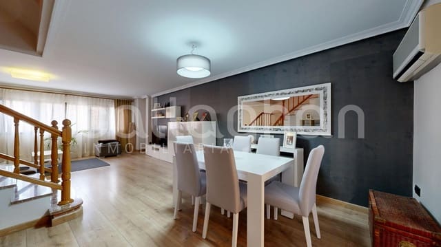 4 soverom Rekkehus til salgs i Benetússer med garasje - € 450 000 (Ref: 9159640)