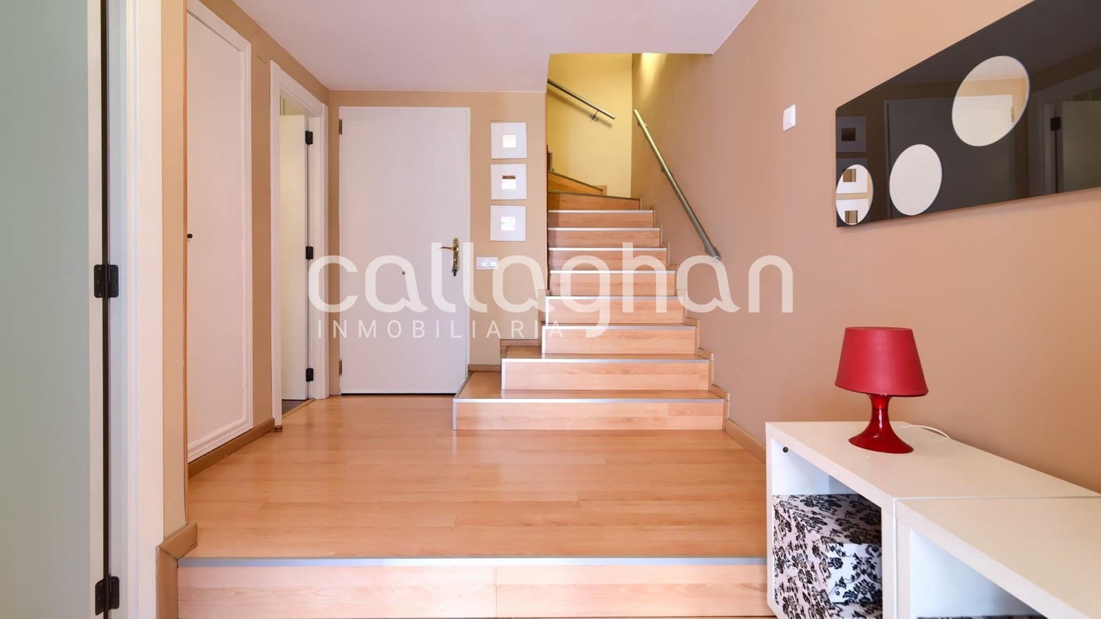 5 soveværelse Rækkehus til salg i Paterna med swimmingpool garage - € 400.000 (Ref: 9176571)