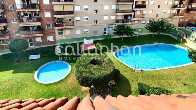 Adosado de 5 habitaciones en El Alborgí, Paterna en venta con piscina garaje - 400.000 € (Ref: 9176571)