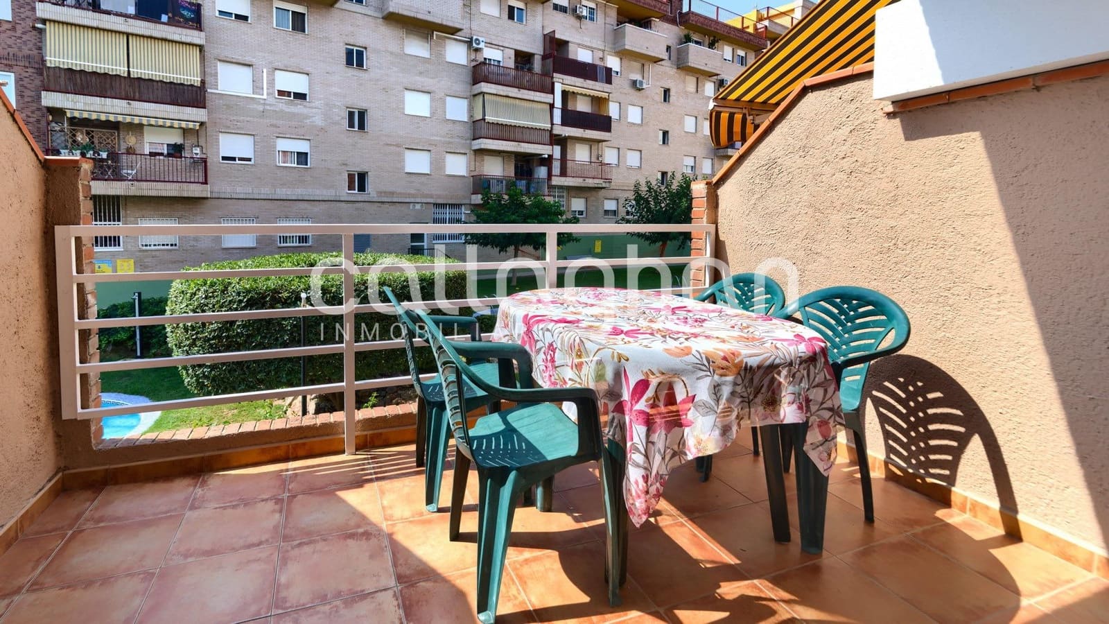 5 soveværelse Rækkehus til salg i Paterna med swimmingpool garage - € 400.000 (Ref: 9176571)