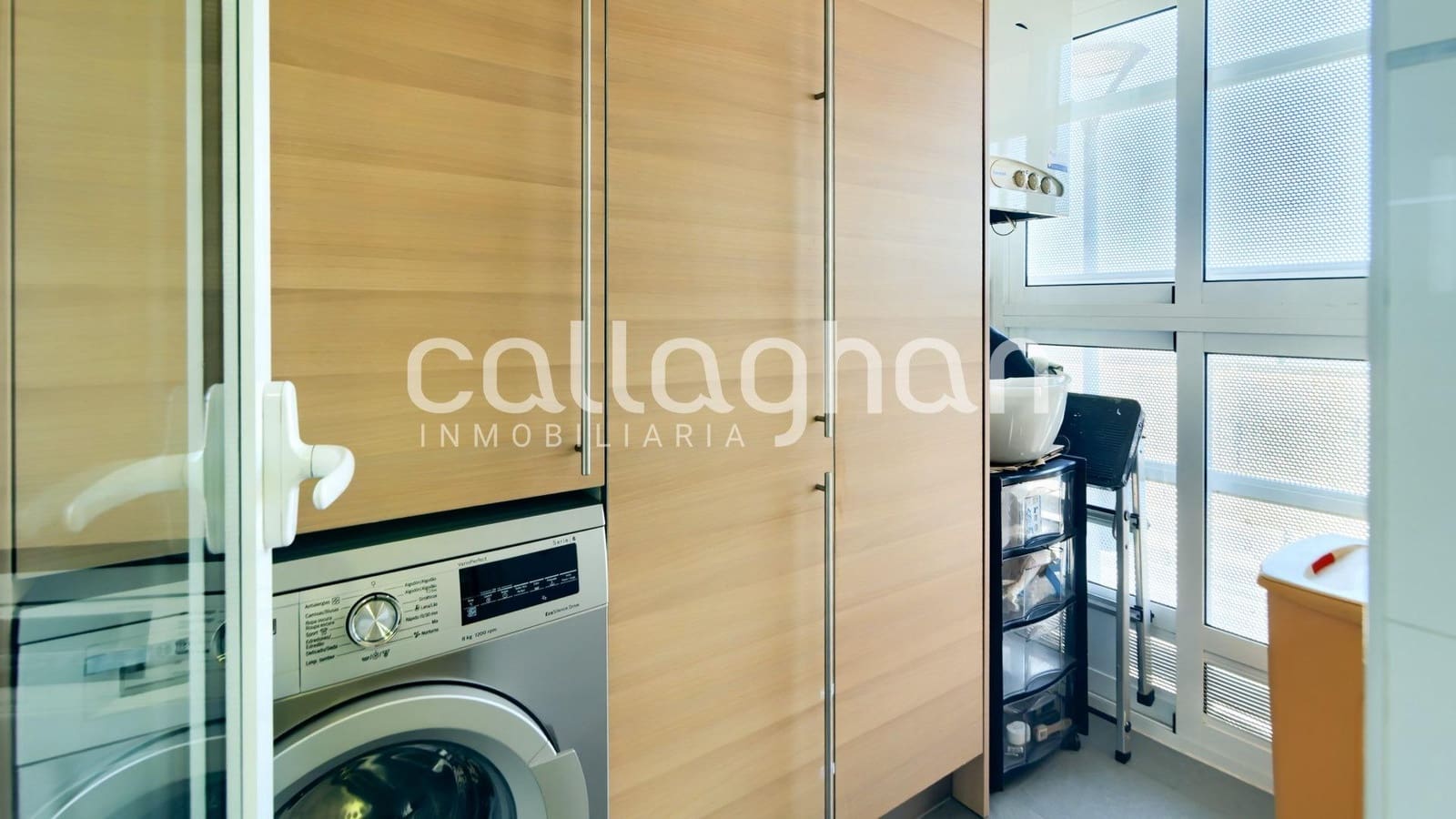 5 soveværelse Rækkehus til salg i Paterna med swimmingpool garage - € 400.000 (Ref: 9176571)