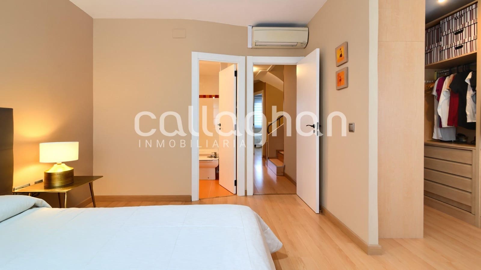 5 soveværelse Rækkehus til salg i Paterna med swimmingpool garage - € 400.000 (Ref: 9176571)