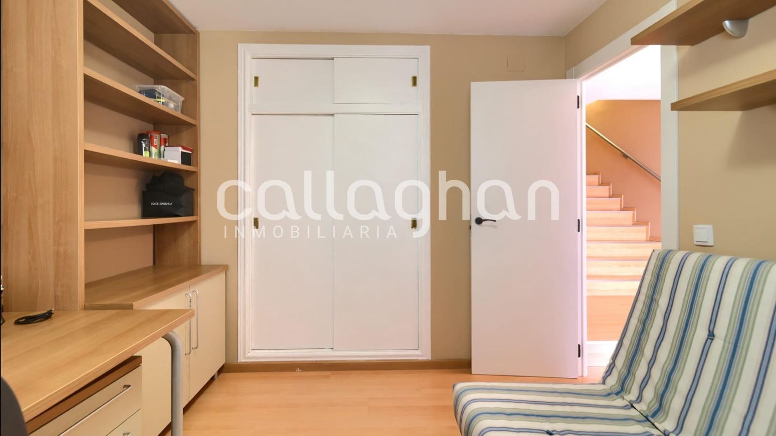 5 soveværelse Rækkehus til salg i Paterna med swimmingpool garage - € 400.000 (Ref: 9176571)