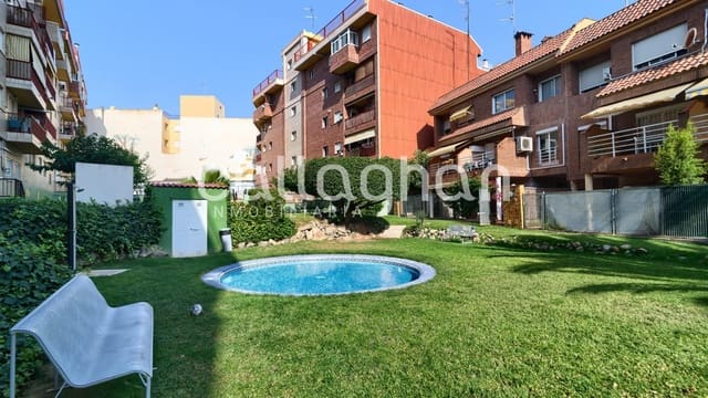 Adosado de 5 habitaciones en El Alborgí, Paterna en venta con piscina garaje - 400.000 € (Ref: 9176571)