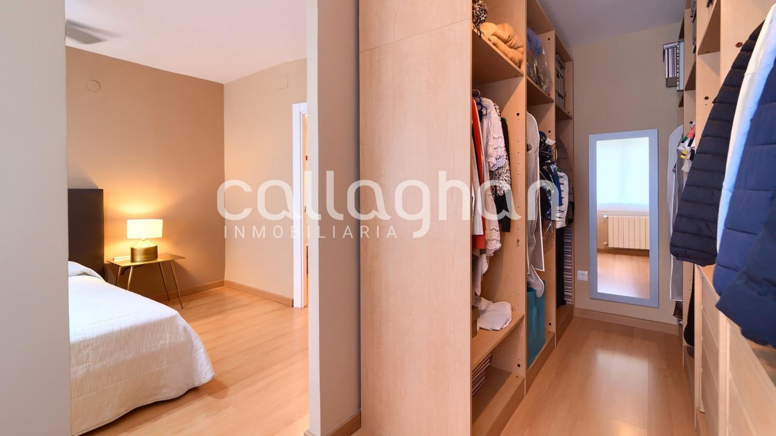 5 soveværelse Rækkehus til salg i Paterna med swimmingpool garage - € 400.000 (Ref: 9176571)