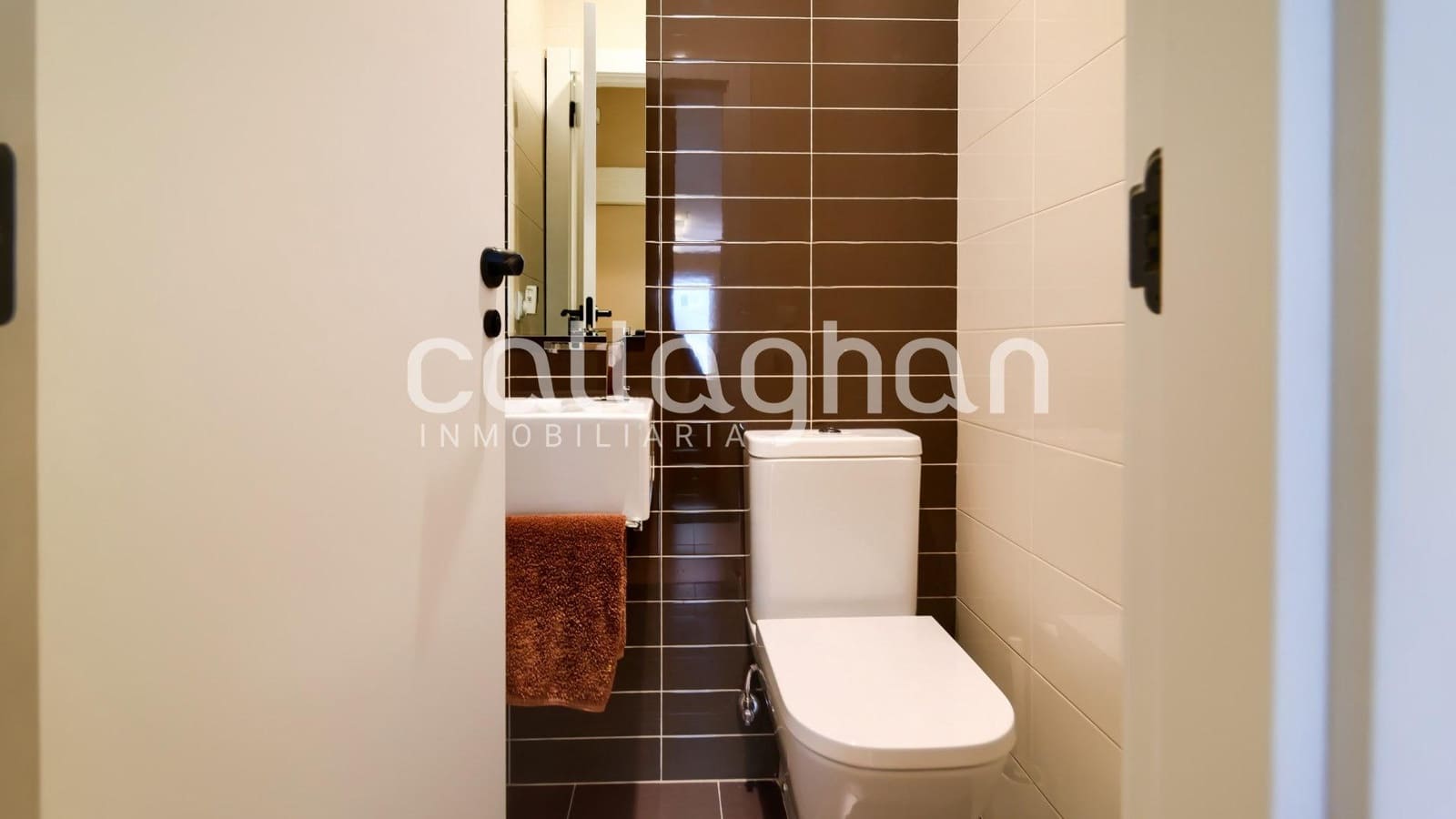 5 soveværelse Rækkehus til salg i Paterna med swimmingpool garage - € 400.000 (Ref: 9176571)