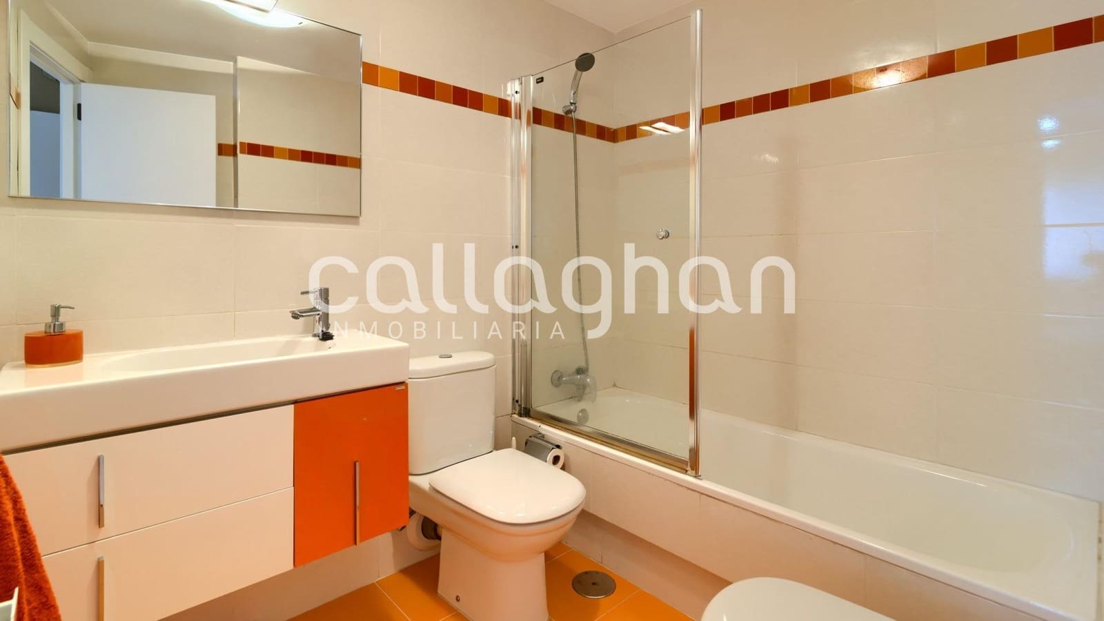 5 soveværelse Rækkehus til salg i Paterna med swimmingpool garage - € 400.000 (Ref: 9176571)