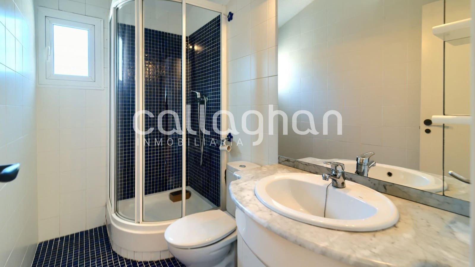 5 soveværelse Rækkehus til salg i Paterna med swimmingpool garage - € 400.000 (Ref: 9176571)