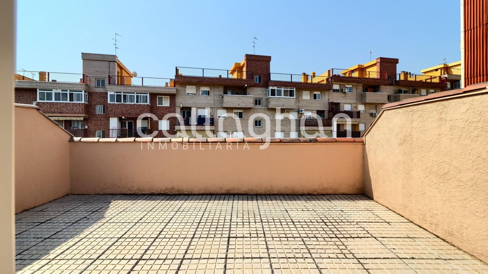 5 soveværelse Rækkehus til salg i Paterna med swimmingpool garage - € 400.000 (Ref: 9176571)