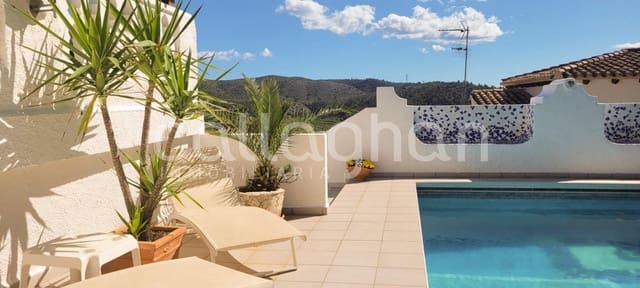 Chalet de 7 habitaciones en Gandia en venta con piscina garaje - 655.000 € (Ref: 9193953)