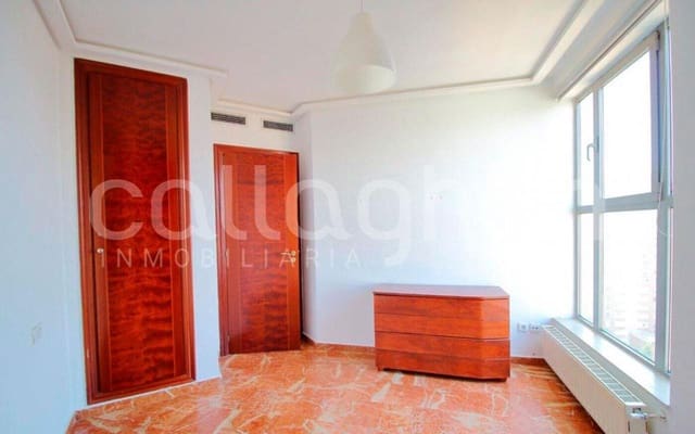 2 soverom Leilighet til salgs i Mont-Olivet, Valencia by med svømmebasseng - € 645 000 (Ref: 9200669)