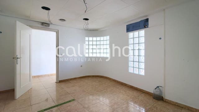 Commercial for sale in Requena - € 130,000 (Ref: 9215253)