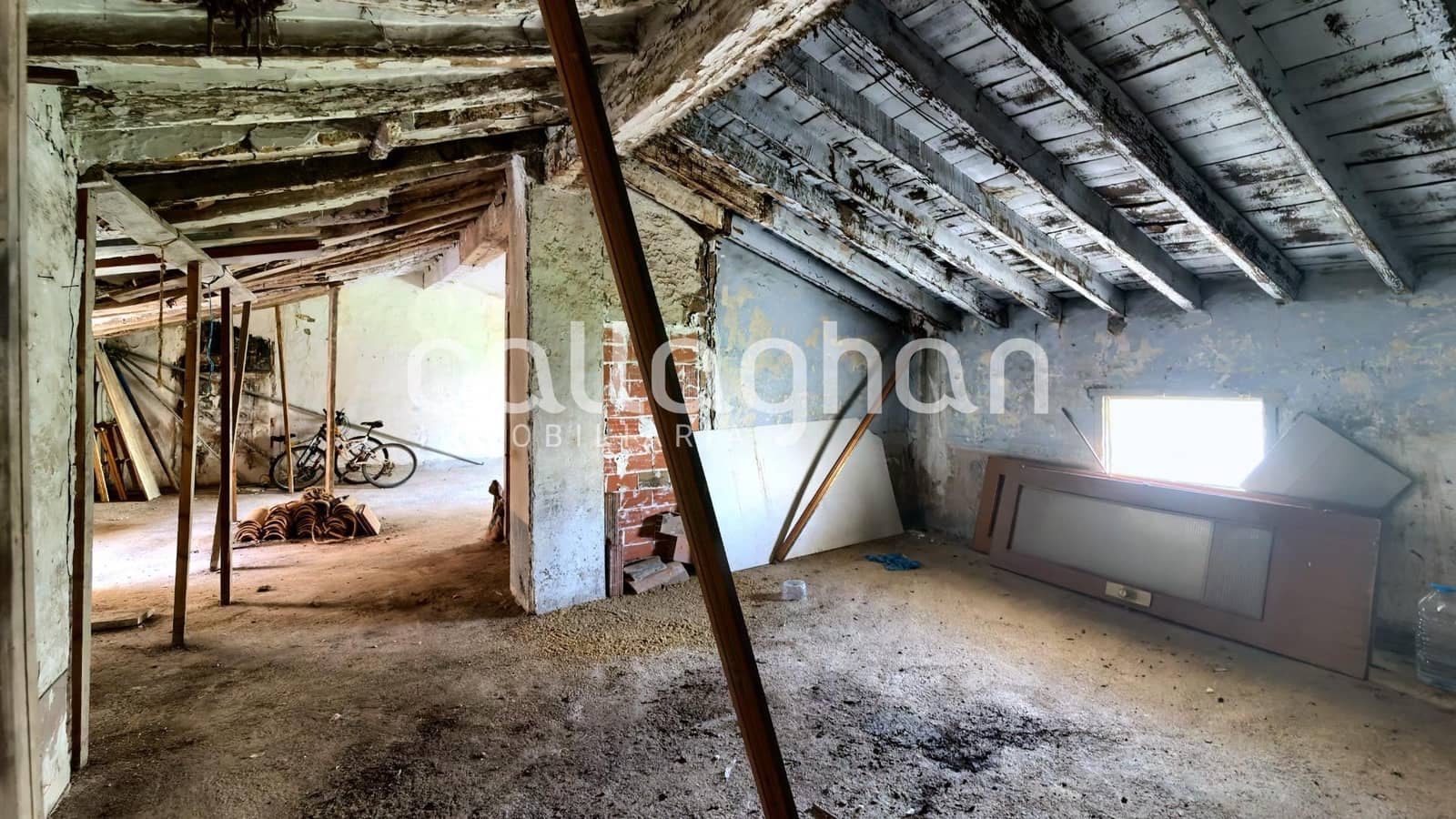 Erhverv til salg i Requena - € 130.000 (Ref: 9215253)