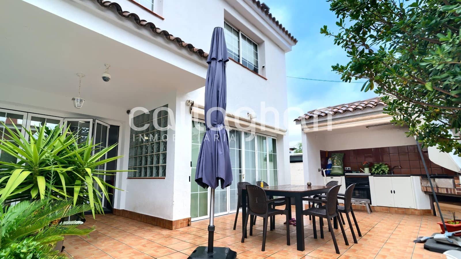 9 chambre Villa/Maison à vendre à Castello de la Plana avec piscine garage - 990 000 € (Ref: 9228743)