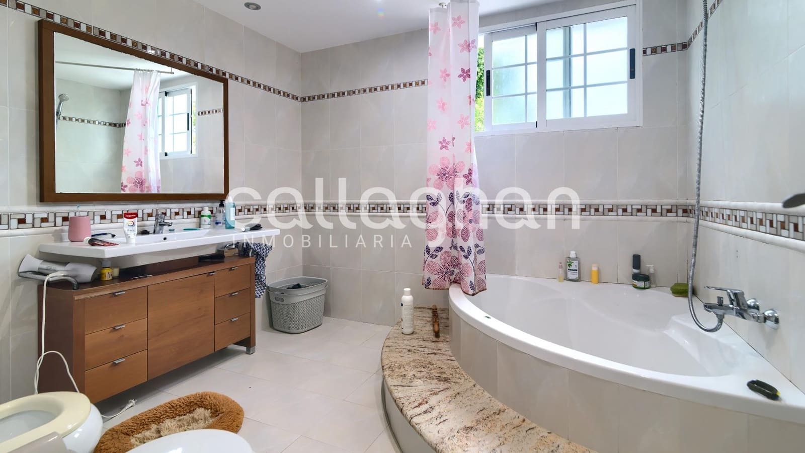 9 chambre Villa/Maison à vendre à Castello de la Plana avec piscine garage - 990 000 € (Ref: 9228743)