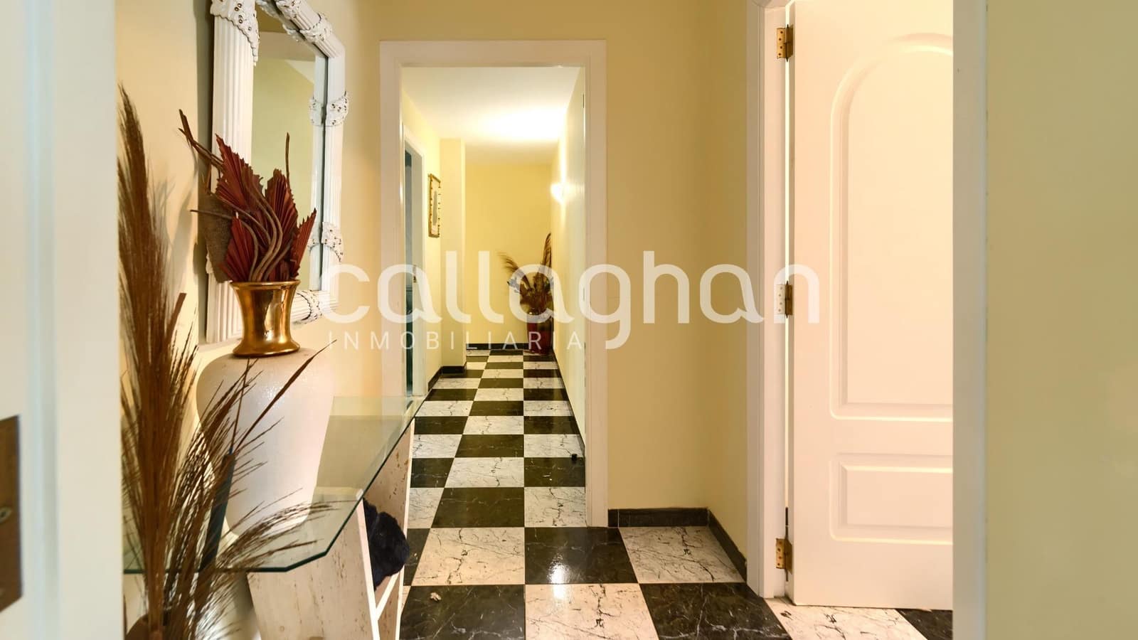 9 chambre Villa/Maison à vendre à Castello de la Plana avec piscine garage - 990 000 € (Ref: 9228743)