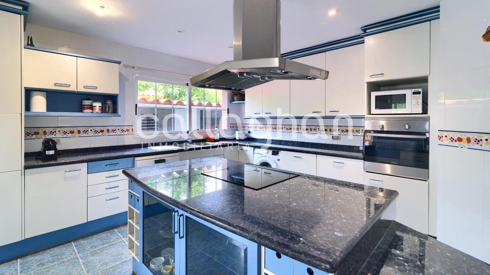 9 chambre Villa/Maison à vendre à Castello de la Plana avec piscine garage - 990 000 € (Ref: 9228743)