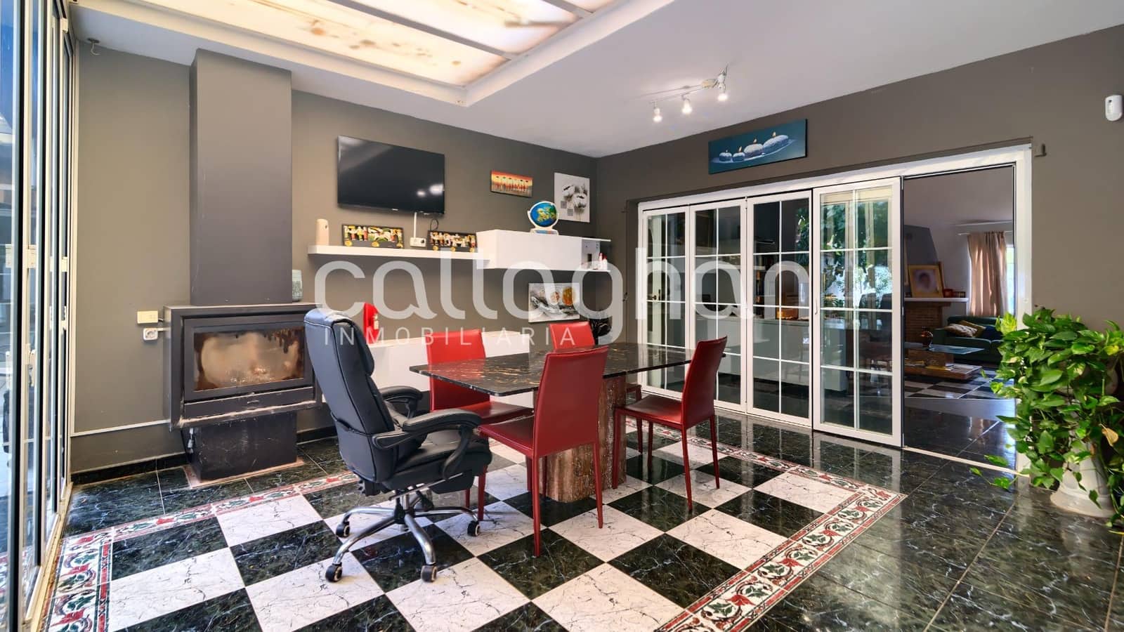 9 sypialnia Willa na sprzedaż w Castello de la Plana z basenem garażem - 920 000 € (Ref: 9228743)