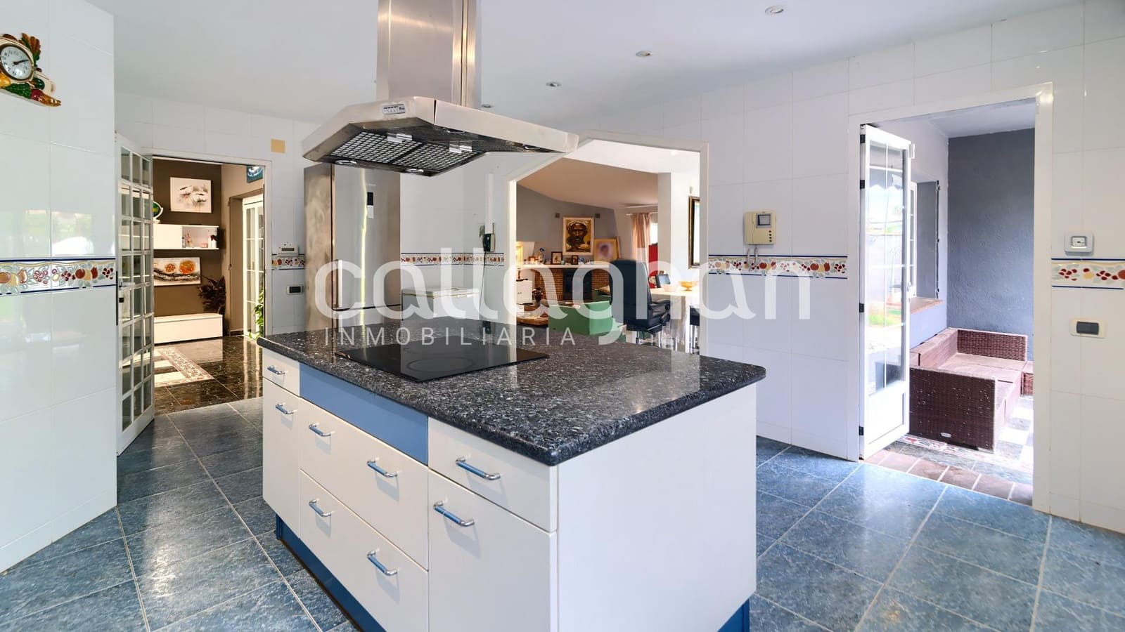 9 sypialnia Willa na sprzedaż w Castello de la Plana z basenem garażem - 920 000 € (Ref: 9228743)