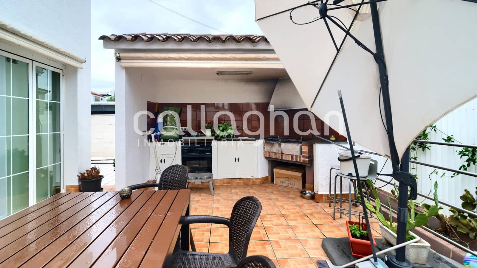 9 Zimmer Villa zu verkaufen in Castello de la Plana mit Pool Garage - 920.000 € (Ref: 9228743)