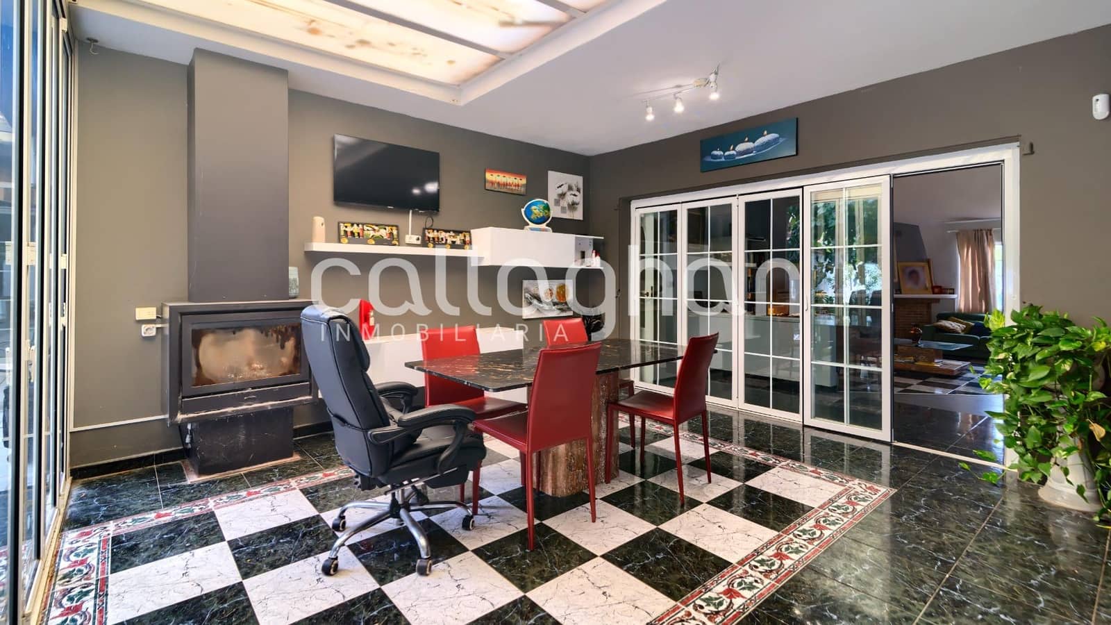 9 Zimmer Villa zu verkaufen in Castello de la Plana mit Pool Garage - 920.000 € (Ref: 9228743)