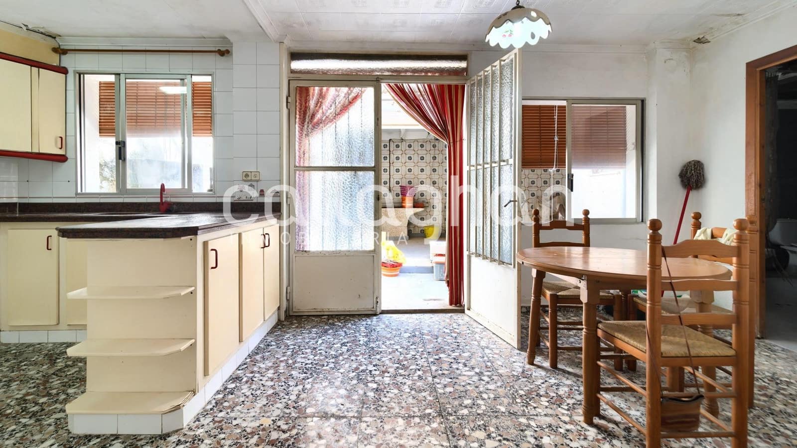 6 soverom Hus til salgs i Genoves - € 65 000 (Ref: 9243233)