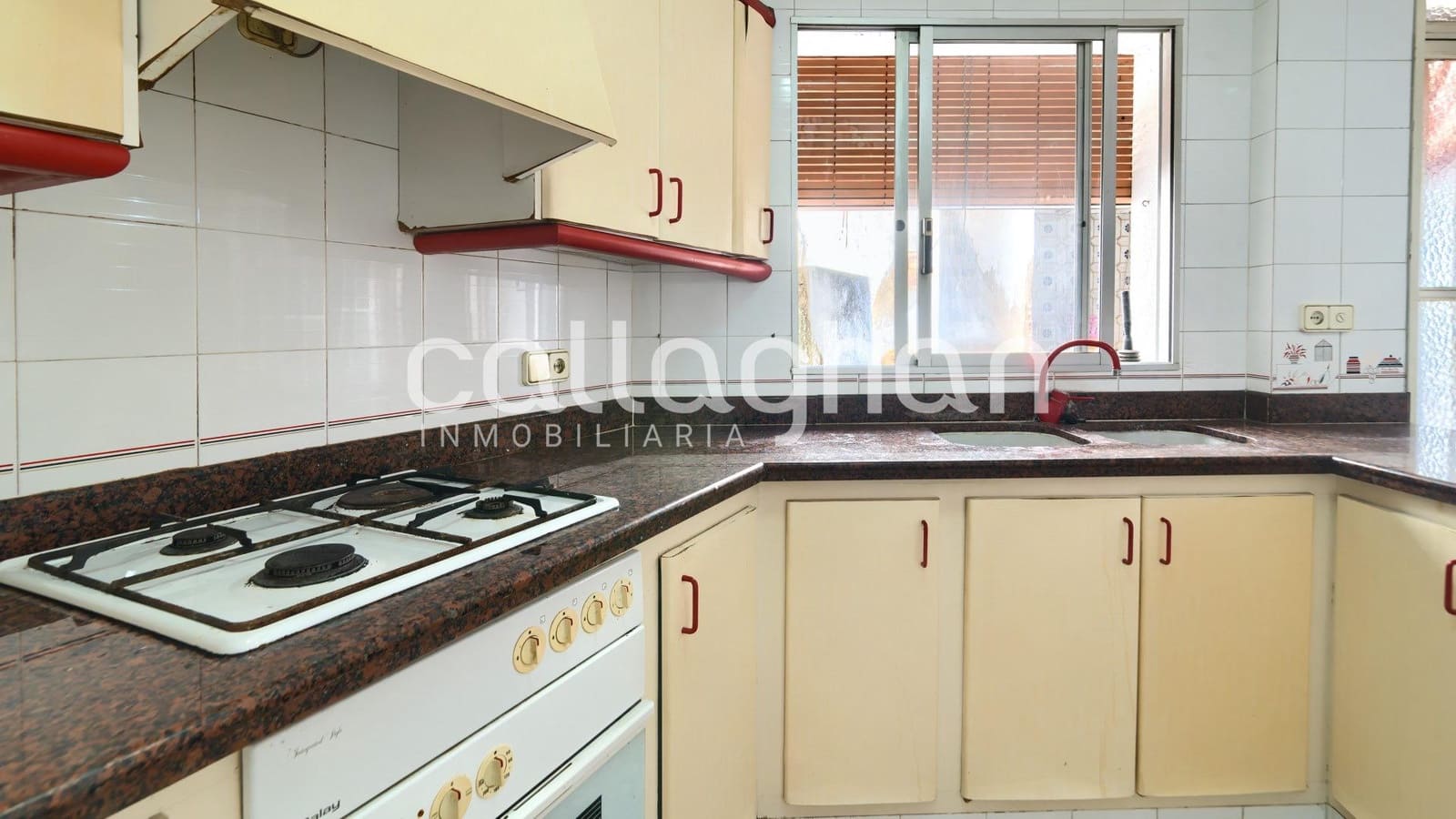 6 soverom Hus til salgs i Genoves - € 65 000 (Ref: 9243233)